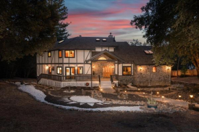 Greystone Manor- HUGE home with sleeping for 21